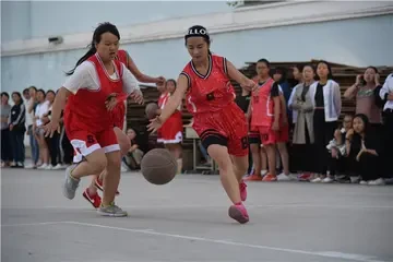 如何通过参加杯赛提升篮球训练效果_2